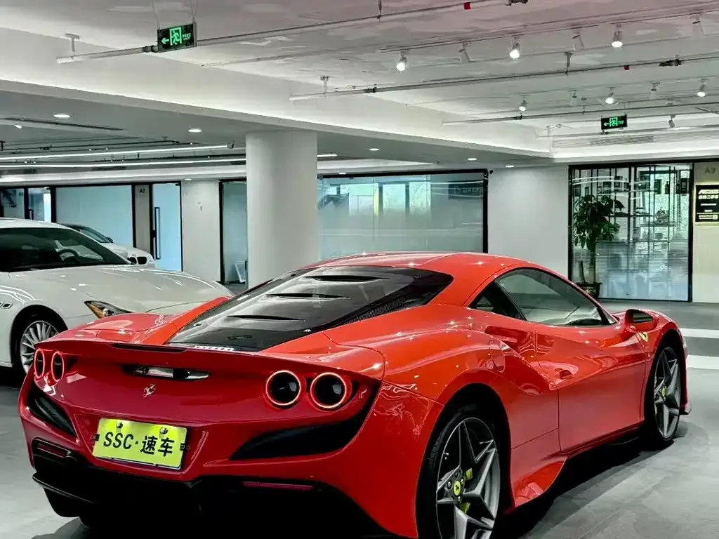Ferrari F8 — фото 7