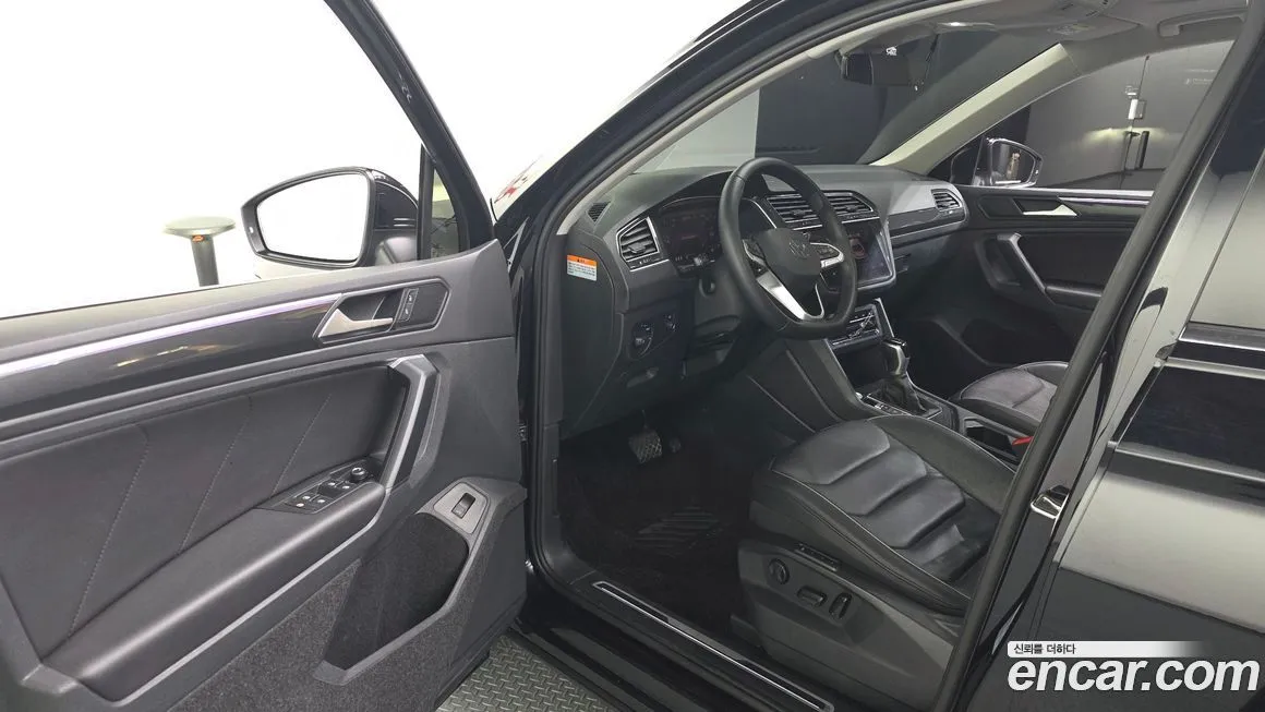 Volkswagen Tiguan — фото 4