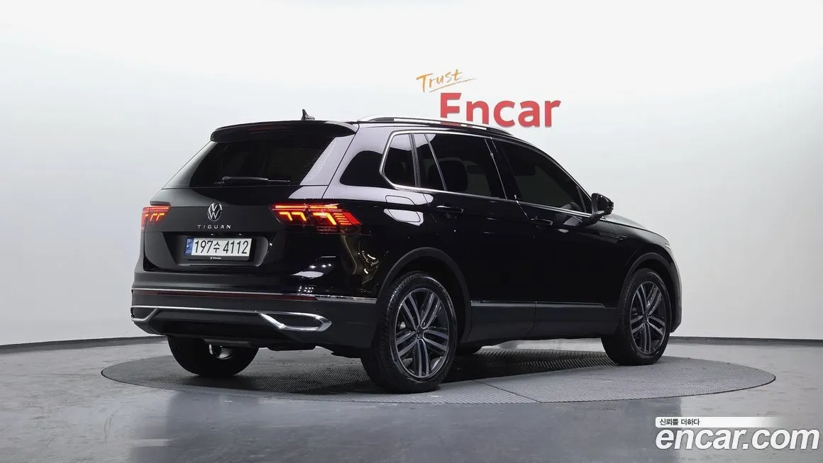 Volkswagen Tiguan — фото 9