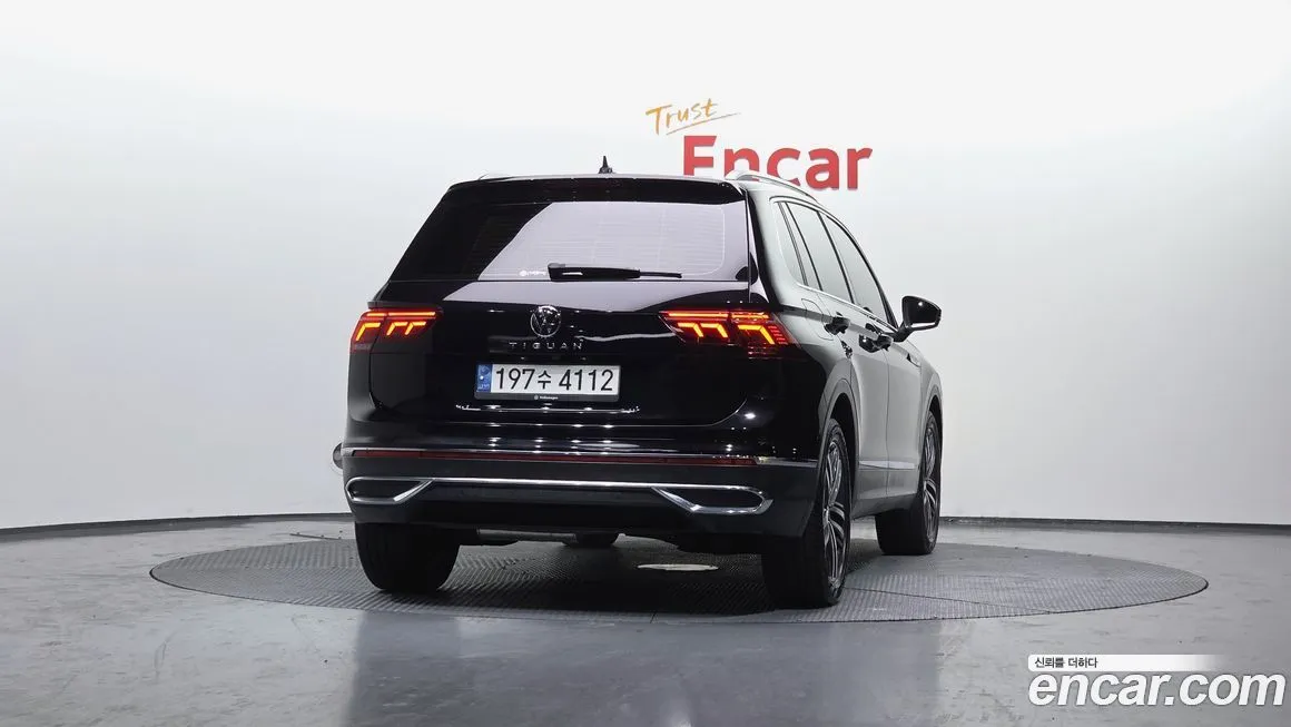 Volkswagen Tiguan — фото 8