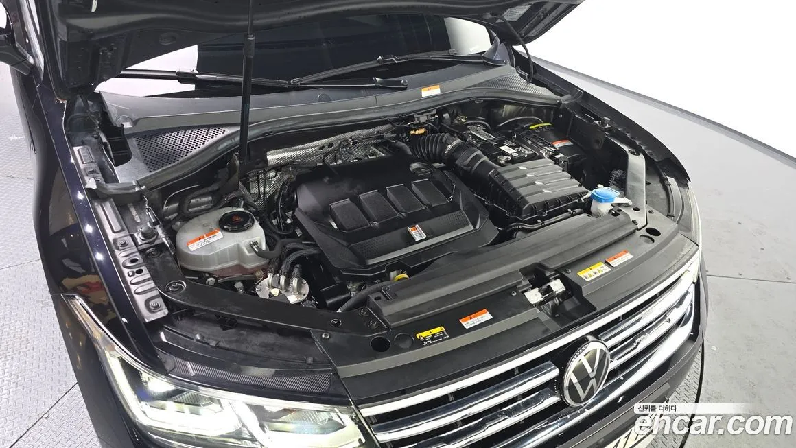 Volkswagen Tiguan — фото 6