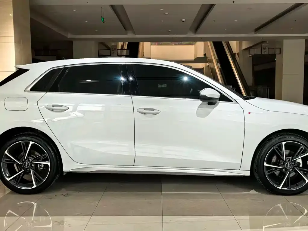 Audi A3 2024 из CN, фото 9