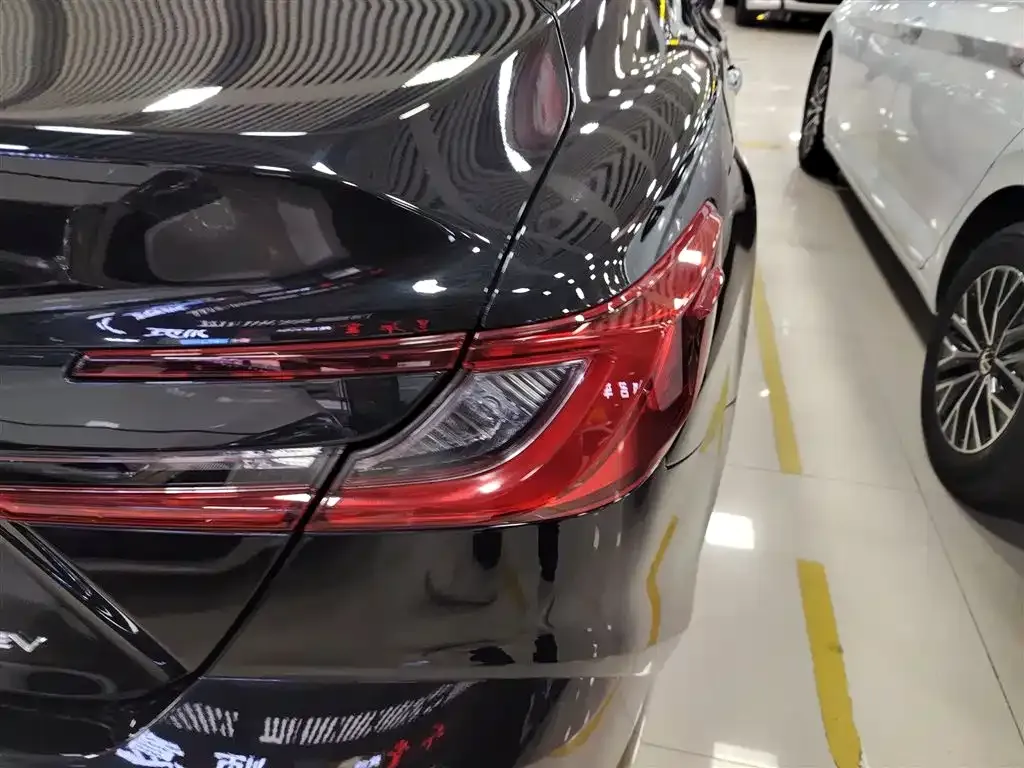 Toyota Camry 2024 из CN, фото 2