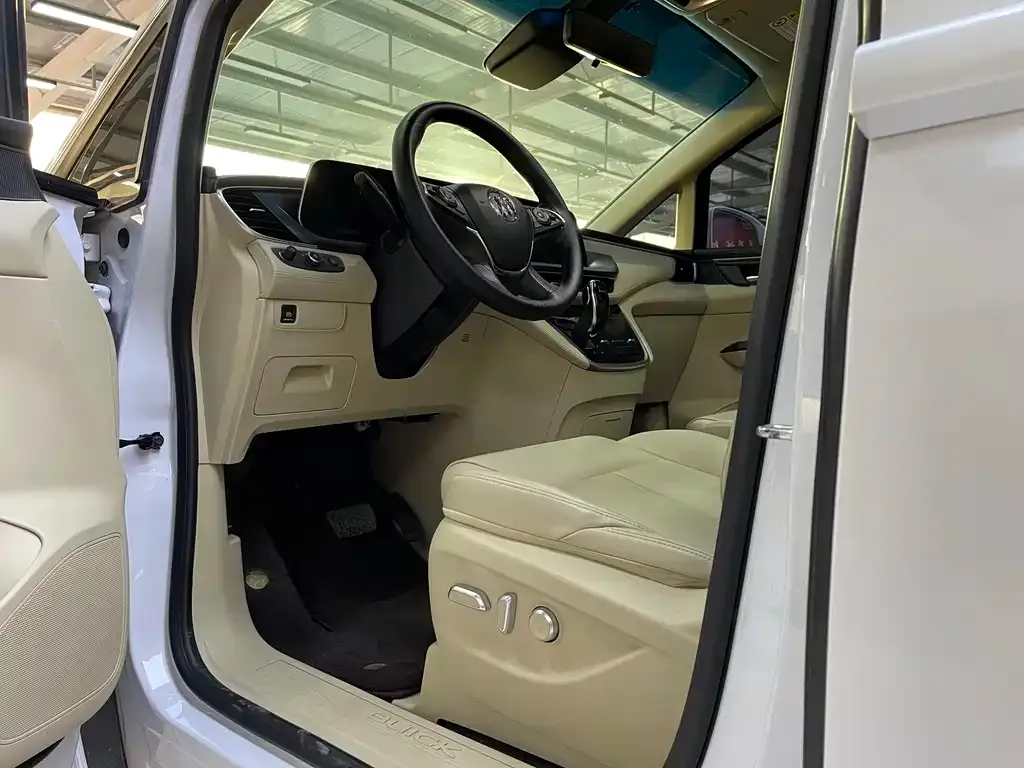 Buick GL8 2022 из CN, фото 9