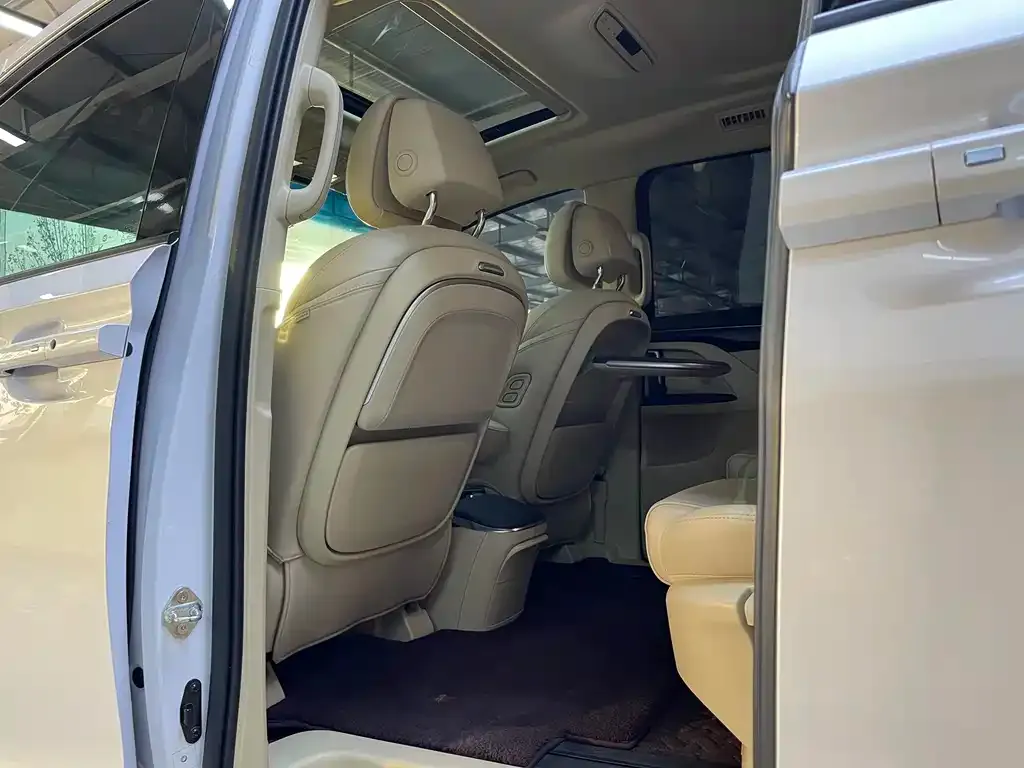 Buick GL8 2022 из CN, фото 10
