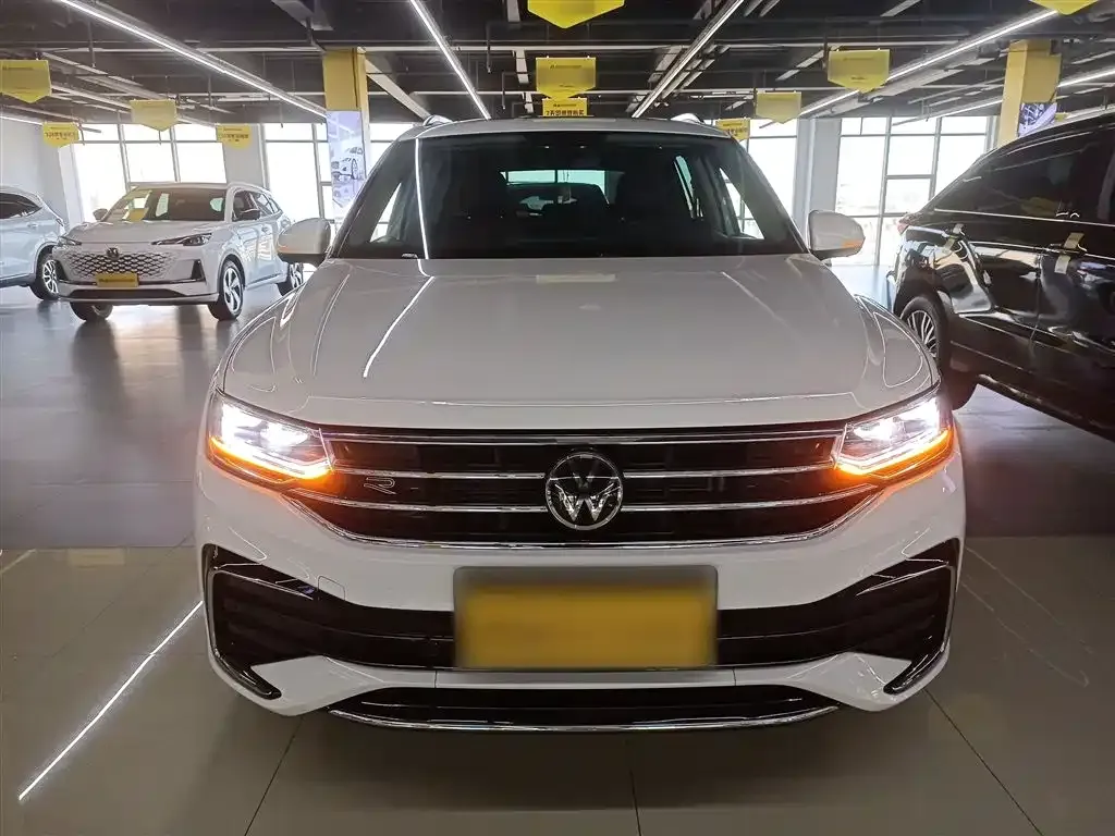 Volkswagen Tiguan L 2022 из CN, фото 2
