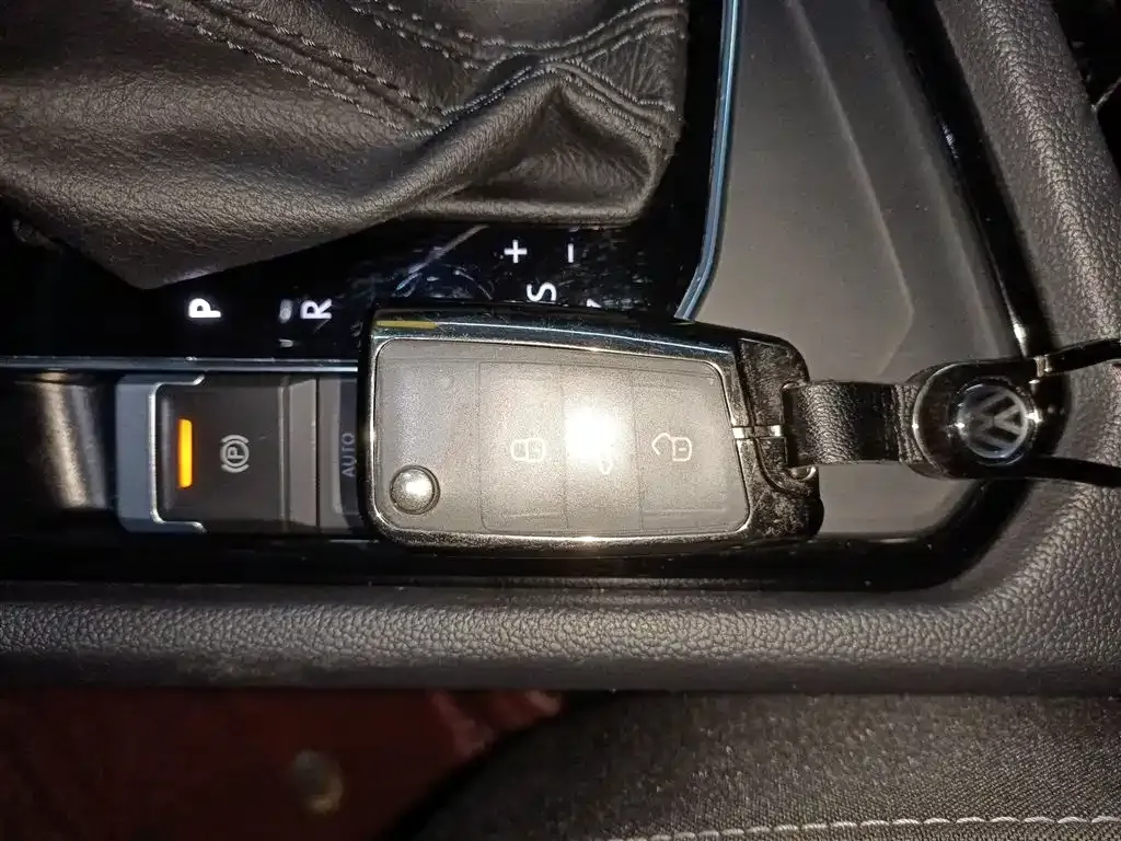 Volkswagen Tiguan L 2022 из CN, фото 9