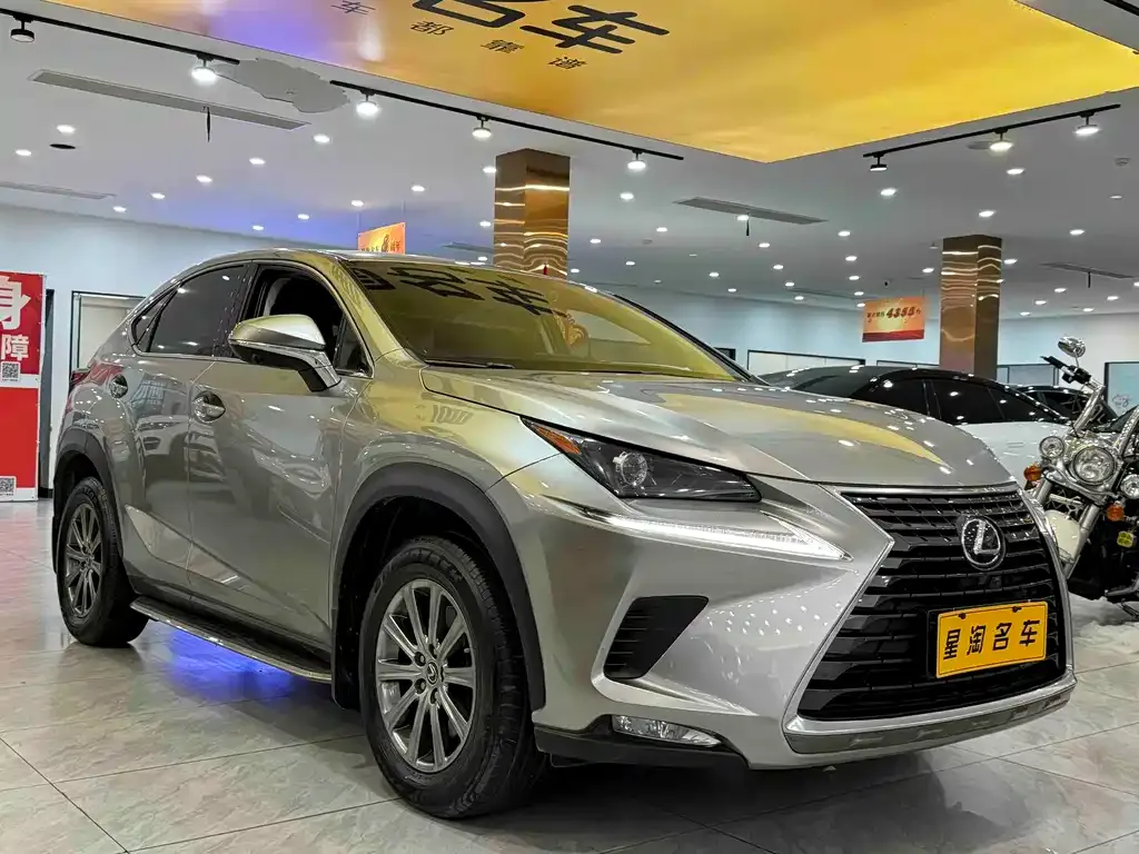 Lexus NX — фото 2