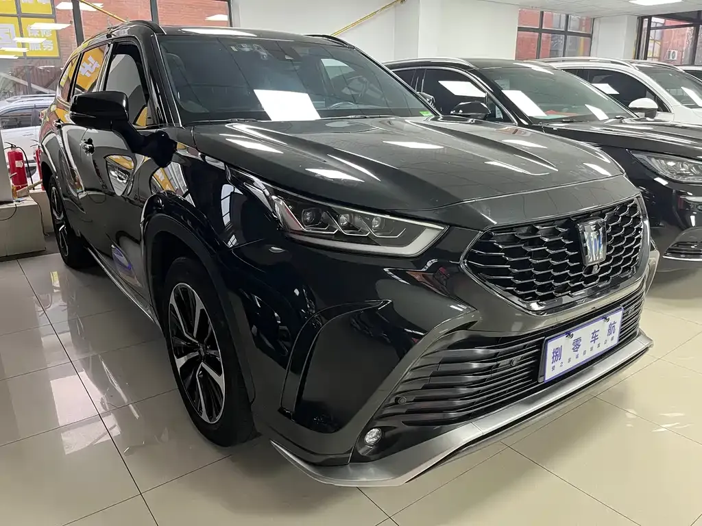 Toyota Crown Kluger 2022 из CN, фото 5