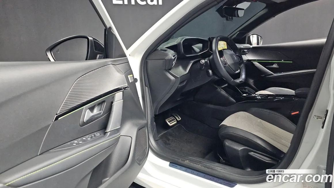 Peugeot 208 2021 из KR, фото 10