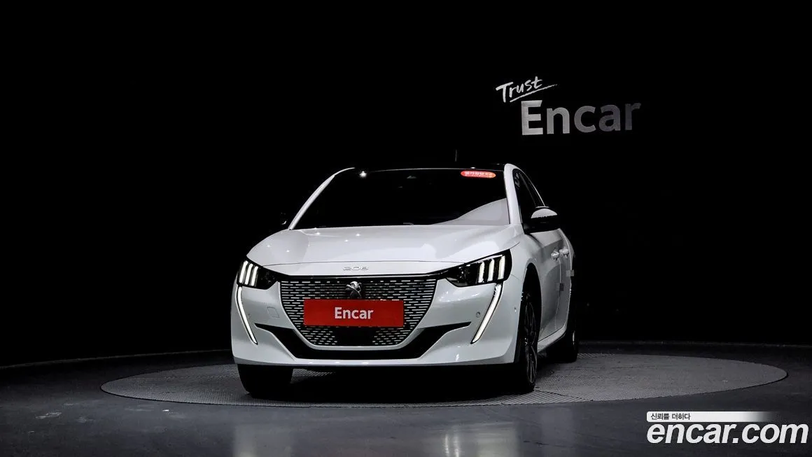 Peugeot 208 2021 из KR, фото 3