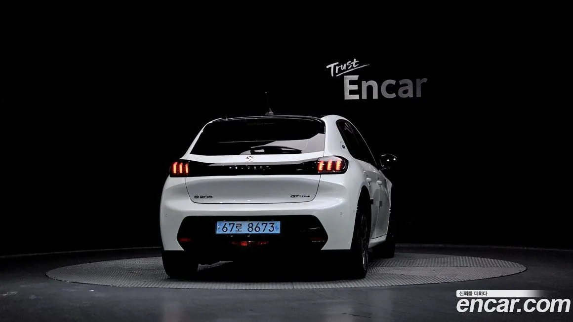 Peugeot 208 2021 из KR, фото 4