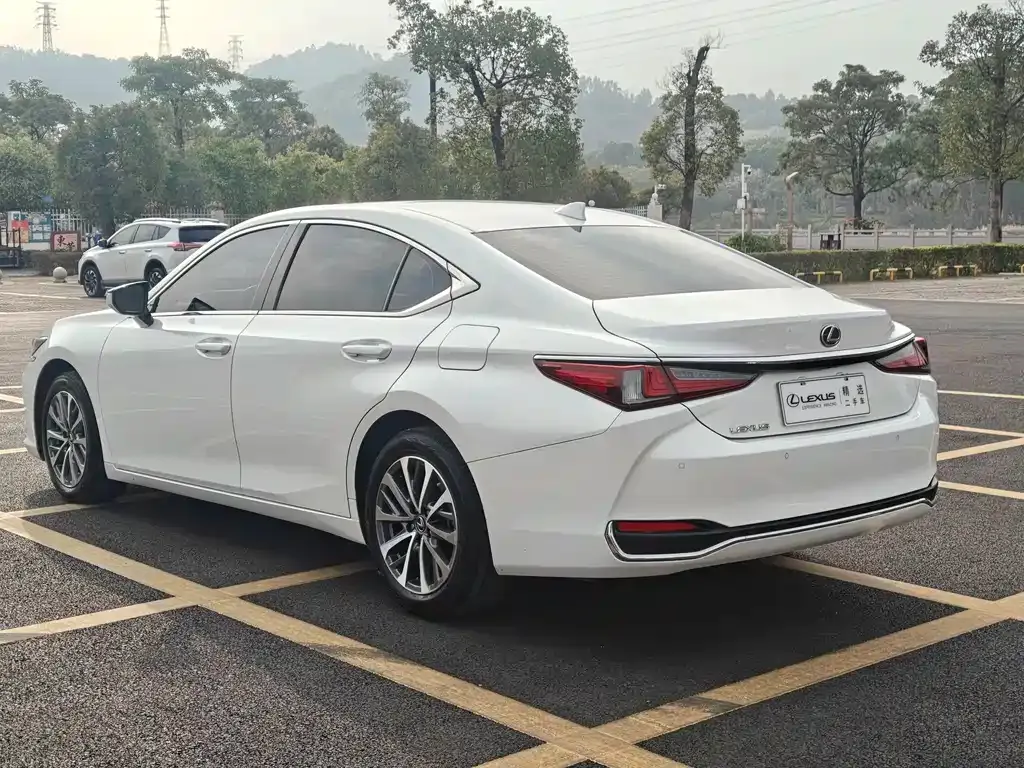 Lexus ES 2024 из CN, фото 5