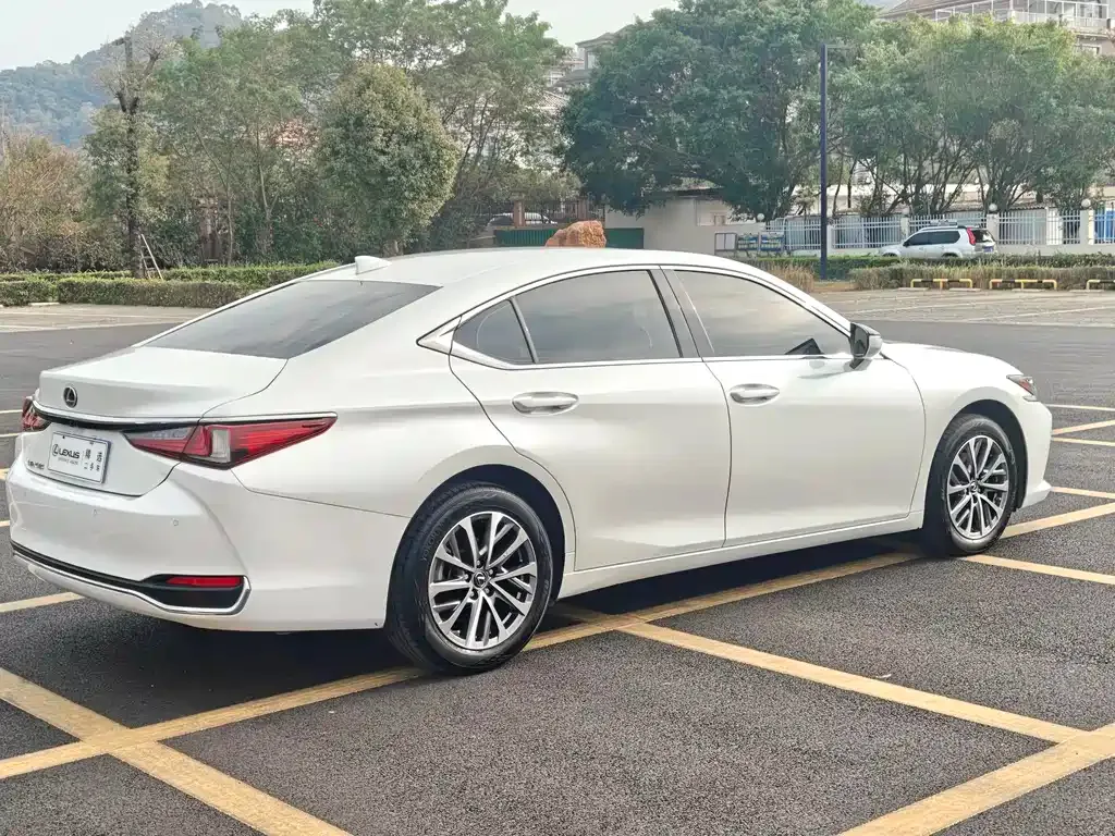 Lexus ES 2024 из CN, фото 7