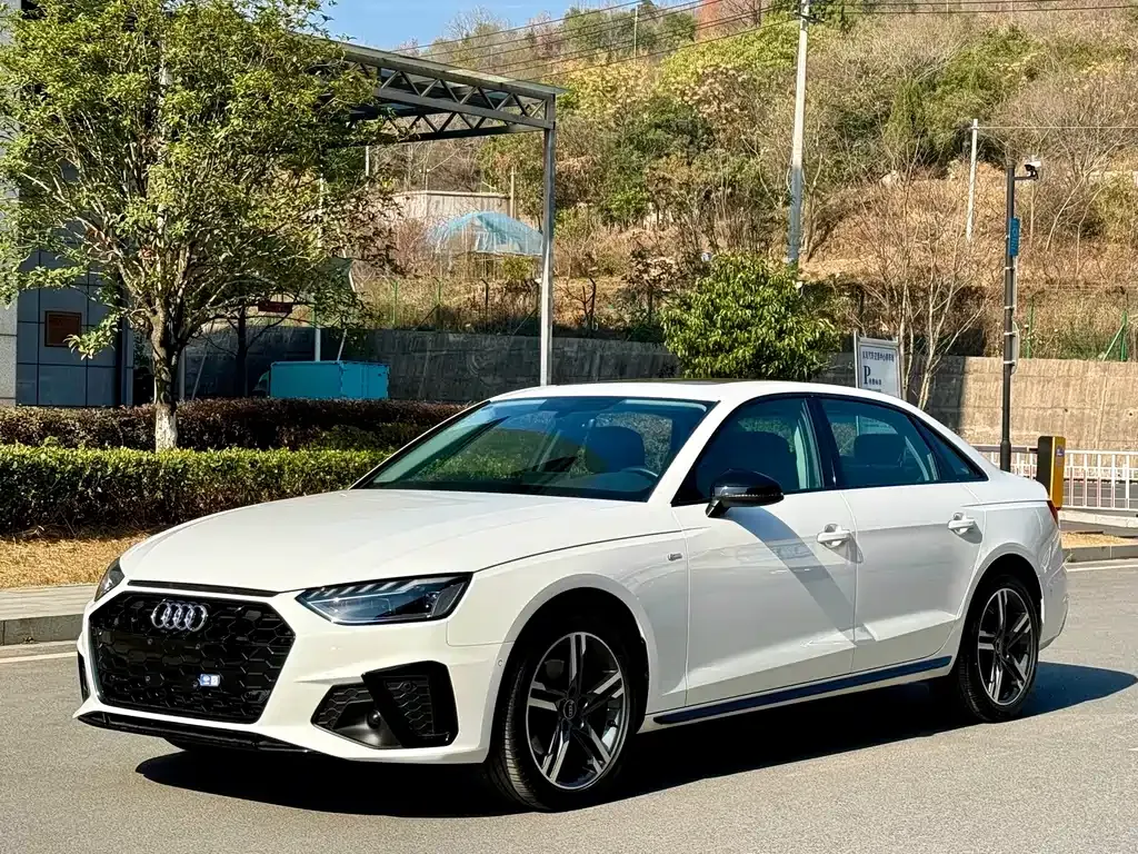 Audi A4L 2023 из CN, фото 1