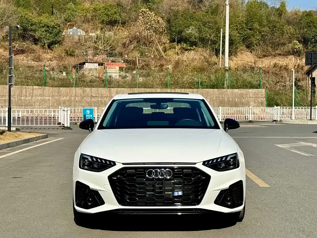 Audi A4L 2023 из CN, фото 7