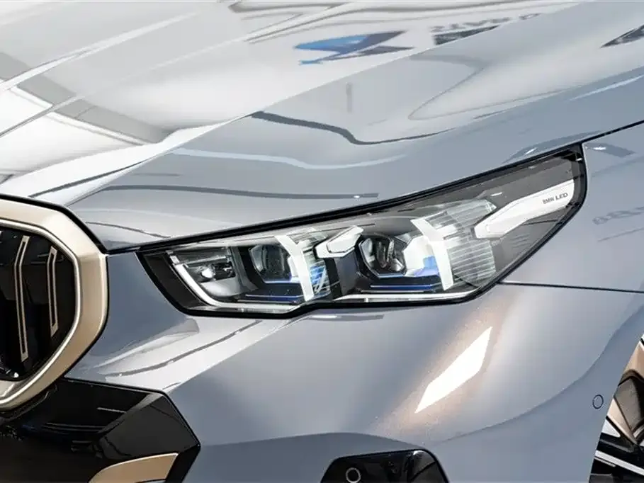 BMW 5 Series 2024 из CN, фото 2