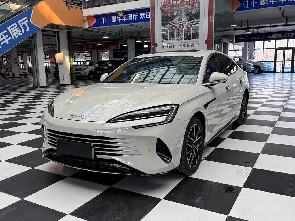 BYD Seal 07 DM-i 2025 из CN, фото 1