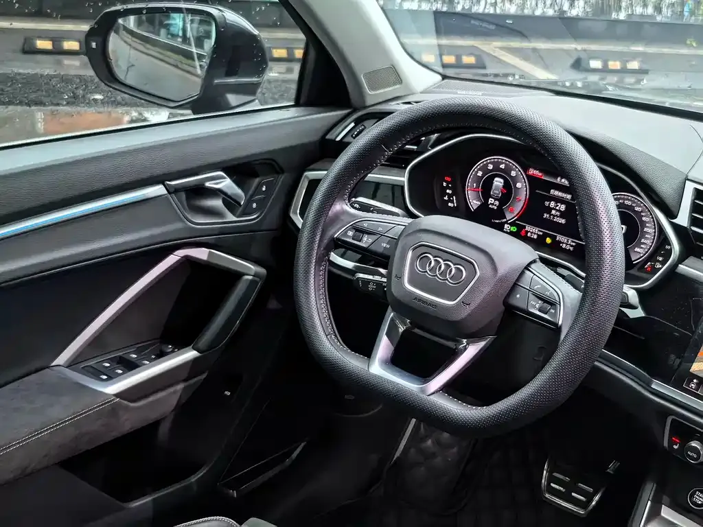Audi Q3 2021 из CN, фото 3