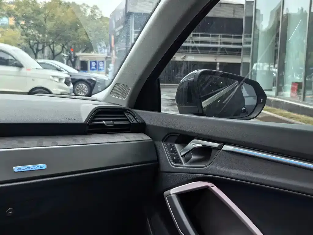 Audi Q3 2021 из CN, фото 10