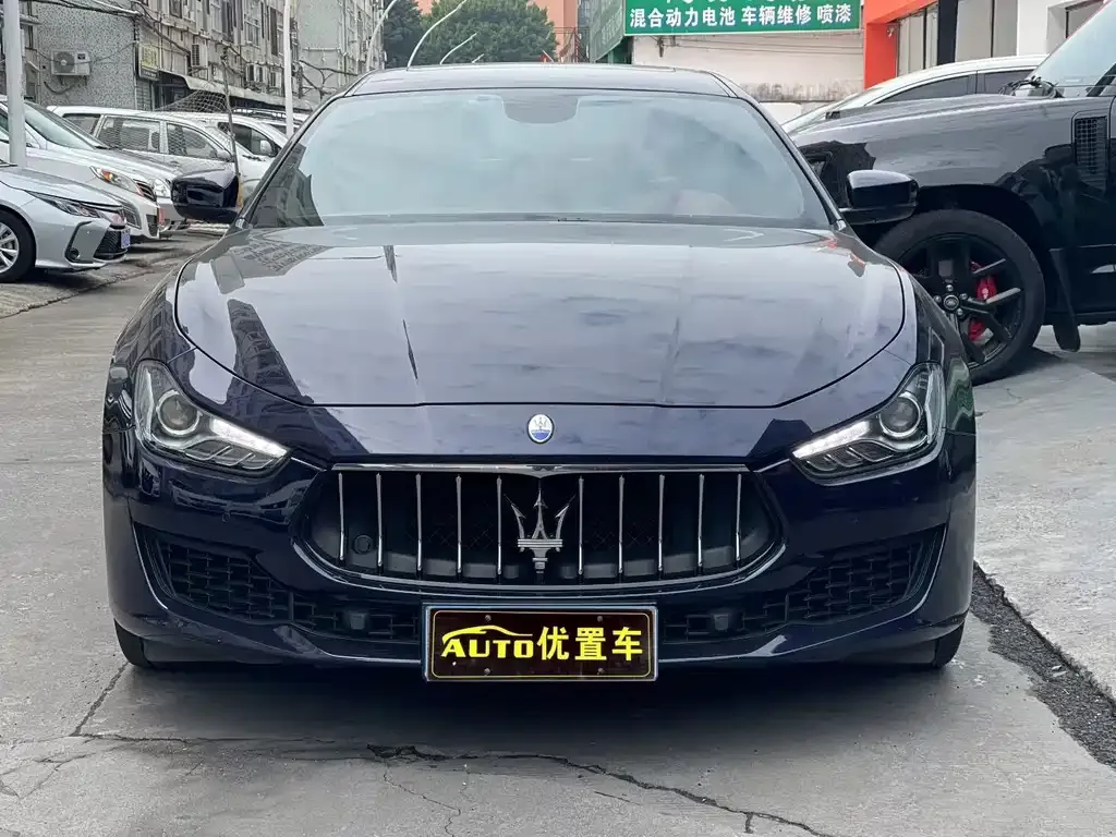 Maserati Ghibli — фото 1