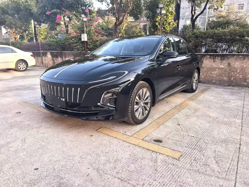 Hongqi E-QM5 2025 из CN, фото 1
