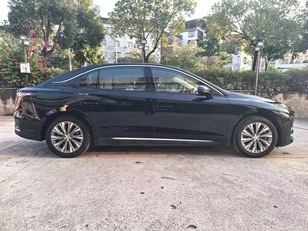Hongqi E-QM5 2025 из CN, фото 3