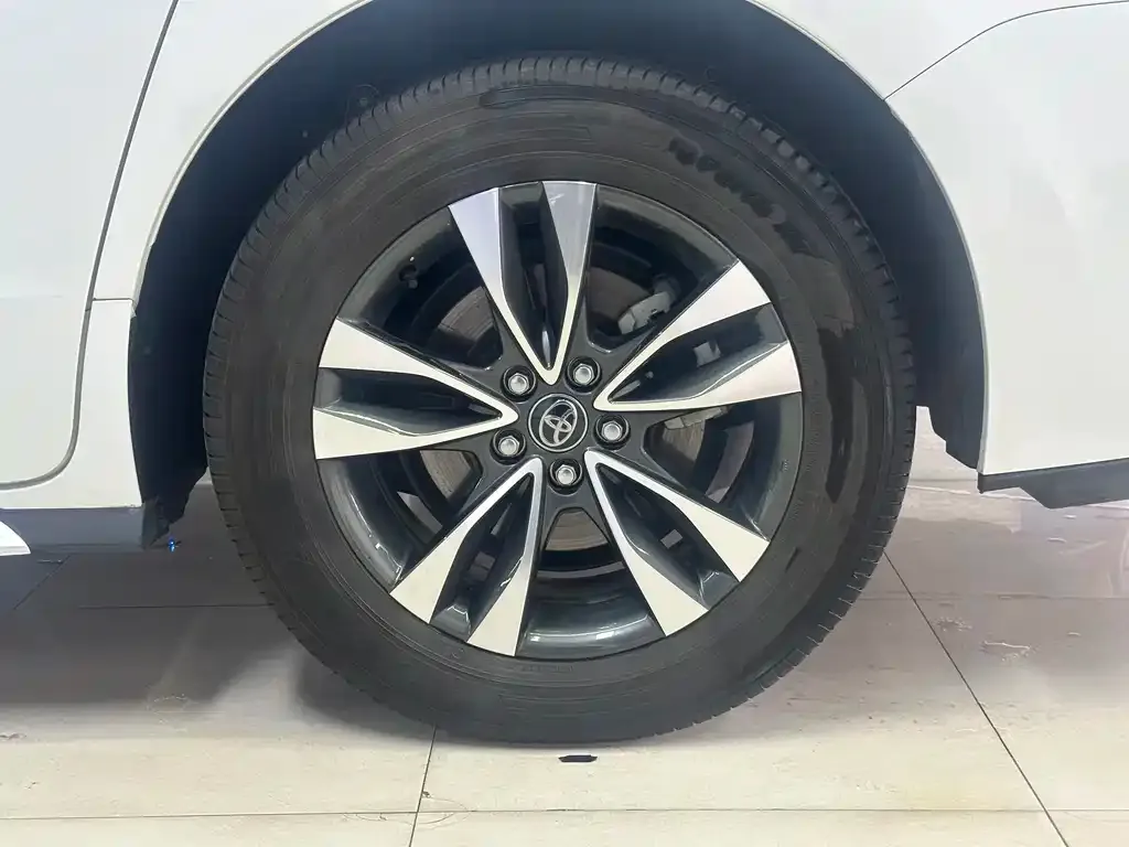 Toyota Granvia 2024 из CN, фото 8