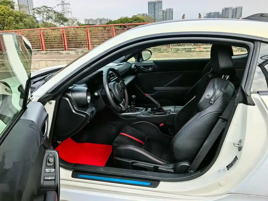 Subaru BRZ 2023 из CN, фото 8
