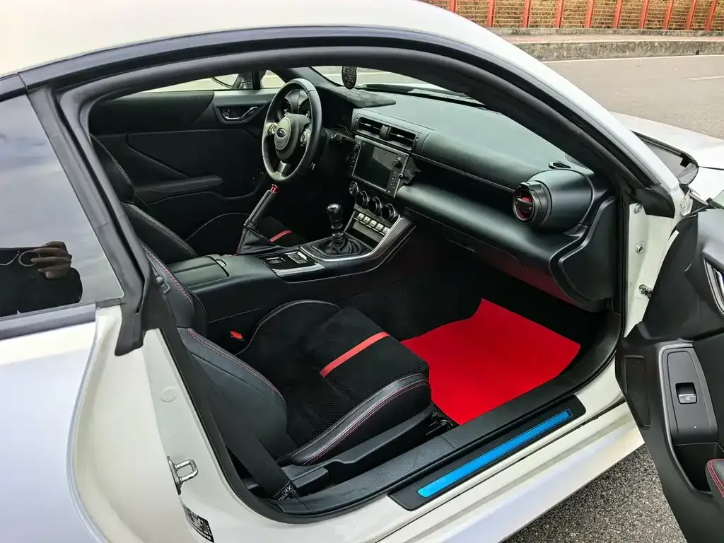 Subaru BRZ 2023 из CN, фото 7