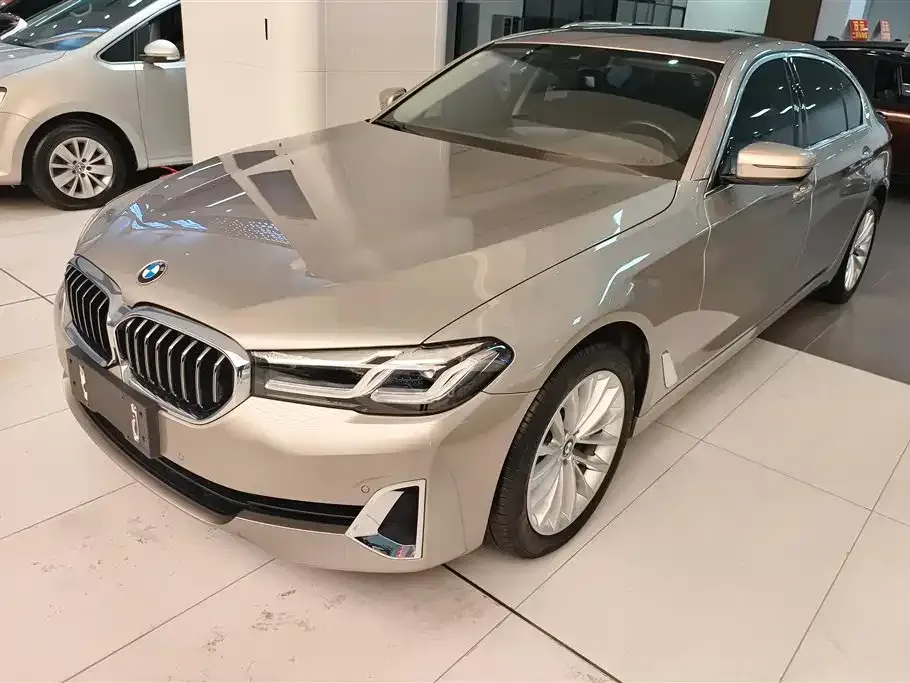 BMW 5 Series — фото 1