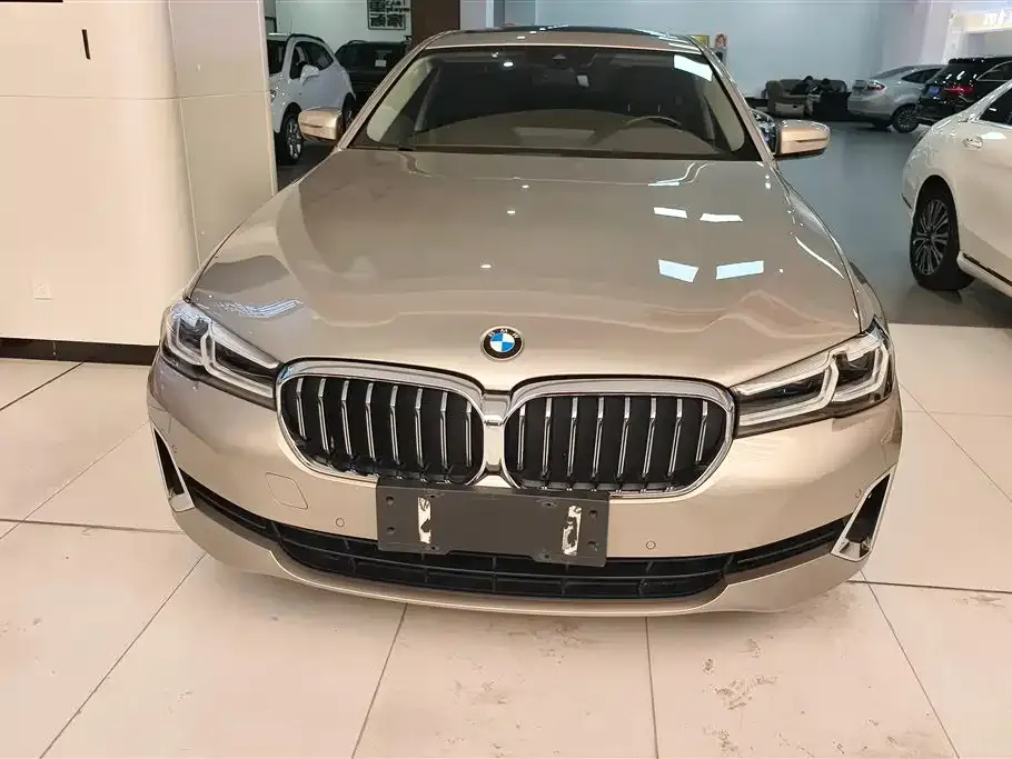 BMW 5 Series — фото 9