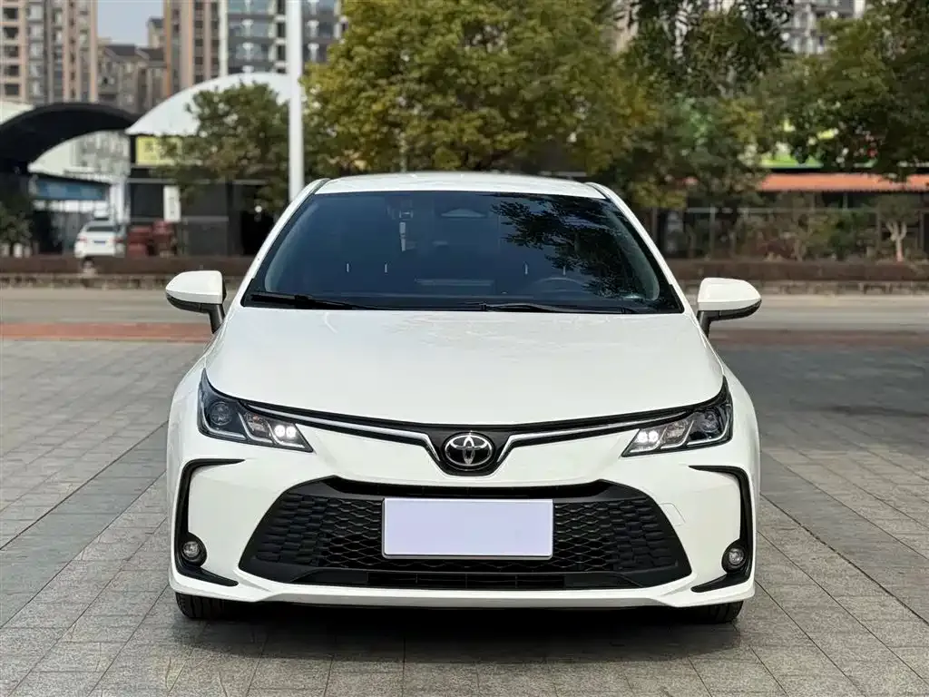 Toyota Corolla — фото 4