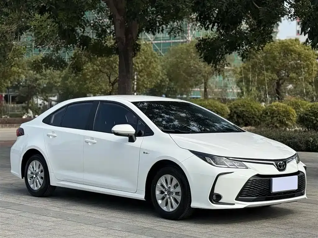 Toyota Corolla — фото 8