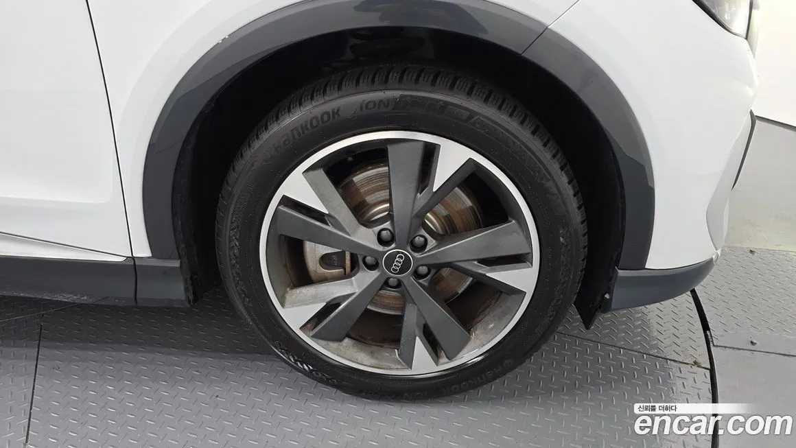 Audi Q4 e-tron 2023 из KR, фото 8