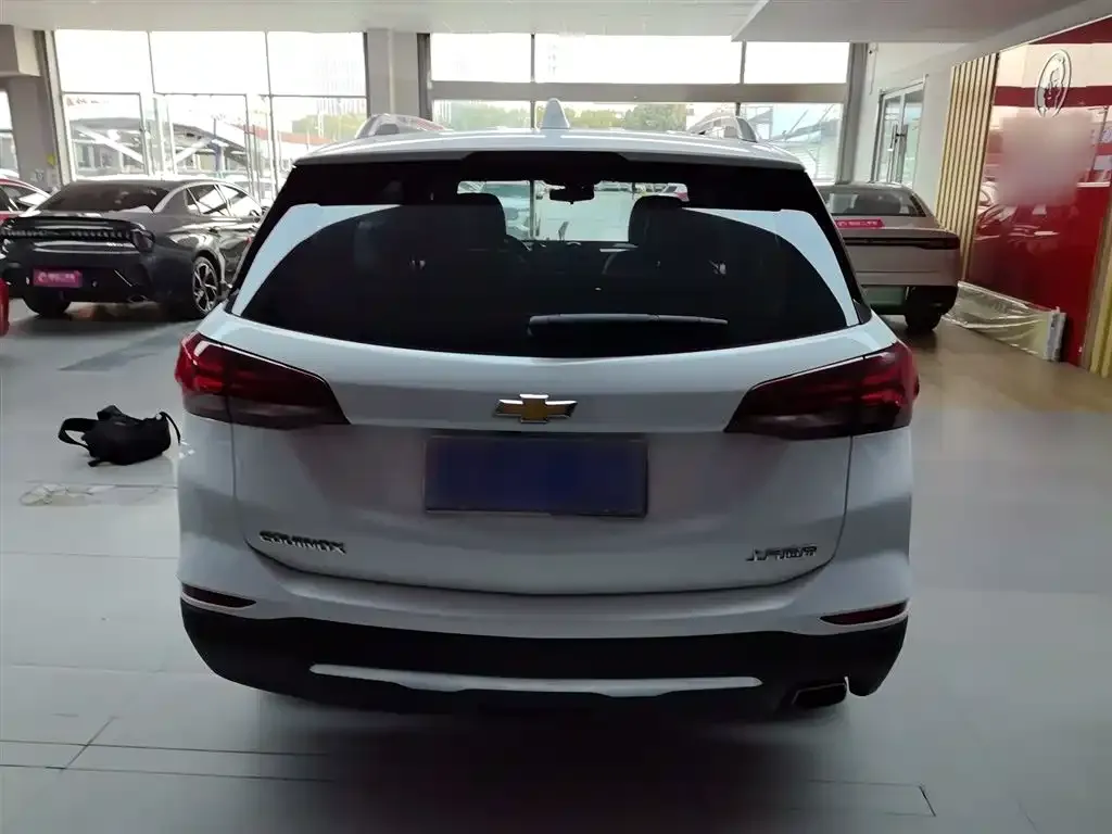 Chevrolet Equinox 2023 из CN, фото 8