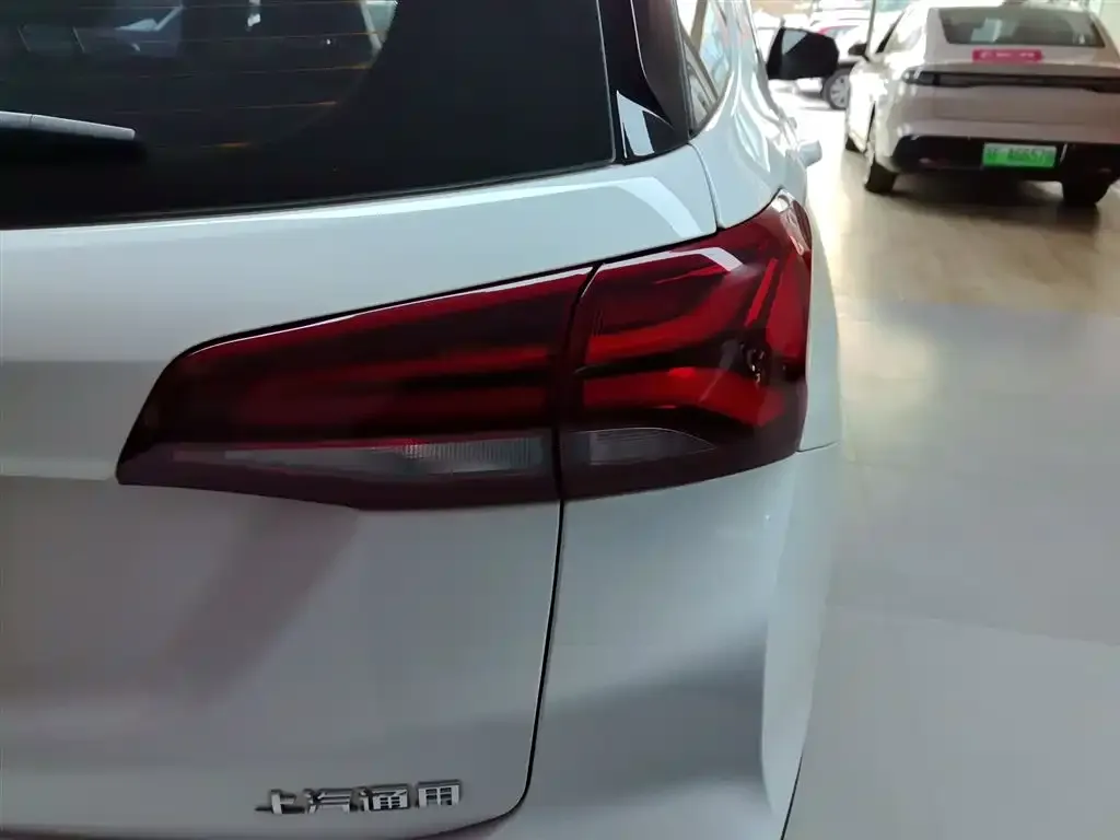 Chevrolet Equinox 2023 из CN, фото 4