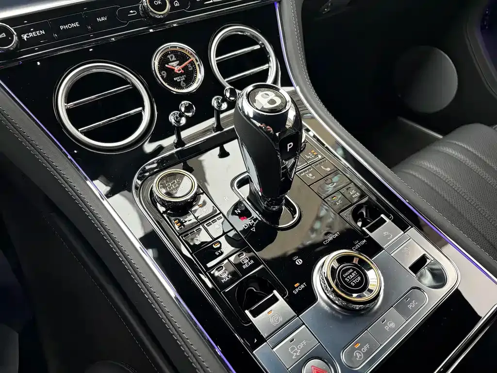 Bentley Continental 2024 из CN, фото 2