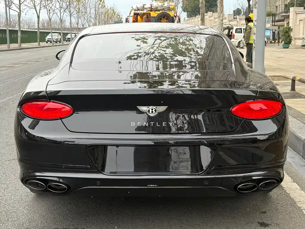 Bentley Continental 2024 из CN, фото 6