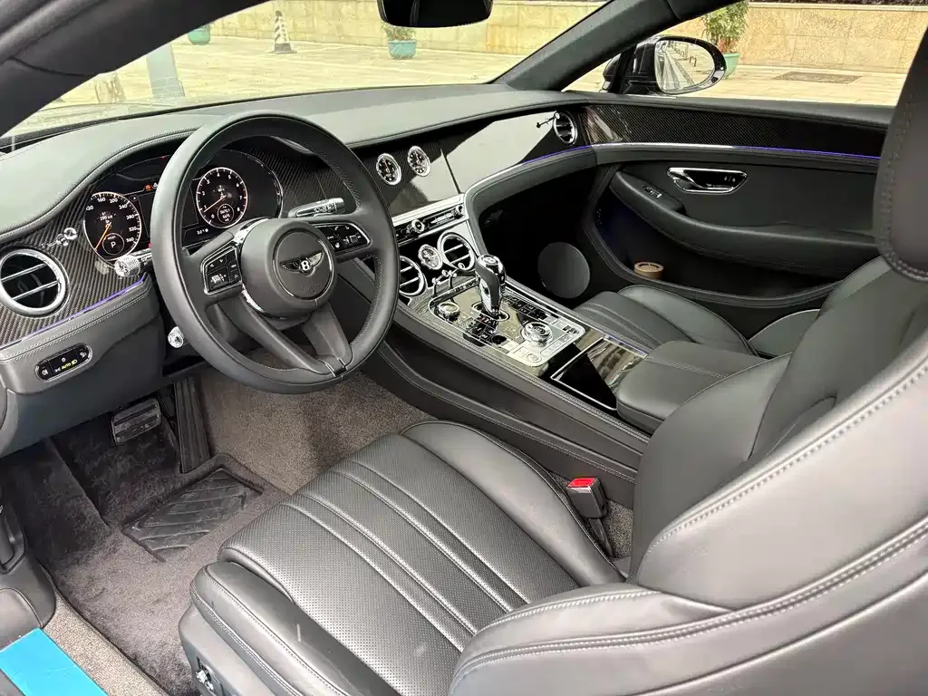 Bentley Continental 2024 из CN, фото 3