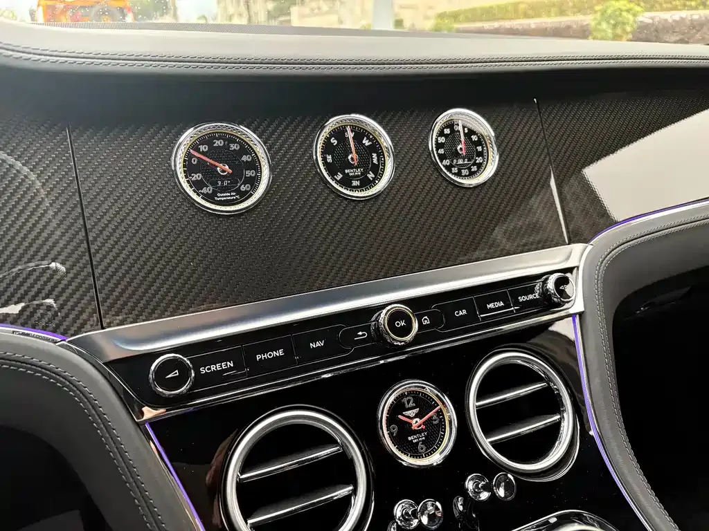 Bentley Continental 2024 из CN, фото 8