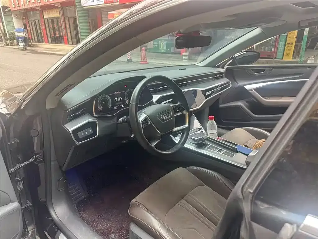Audi A7L 2024 из CN, фото 8