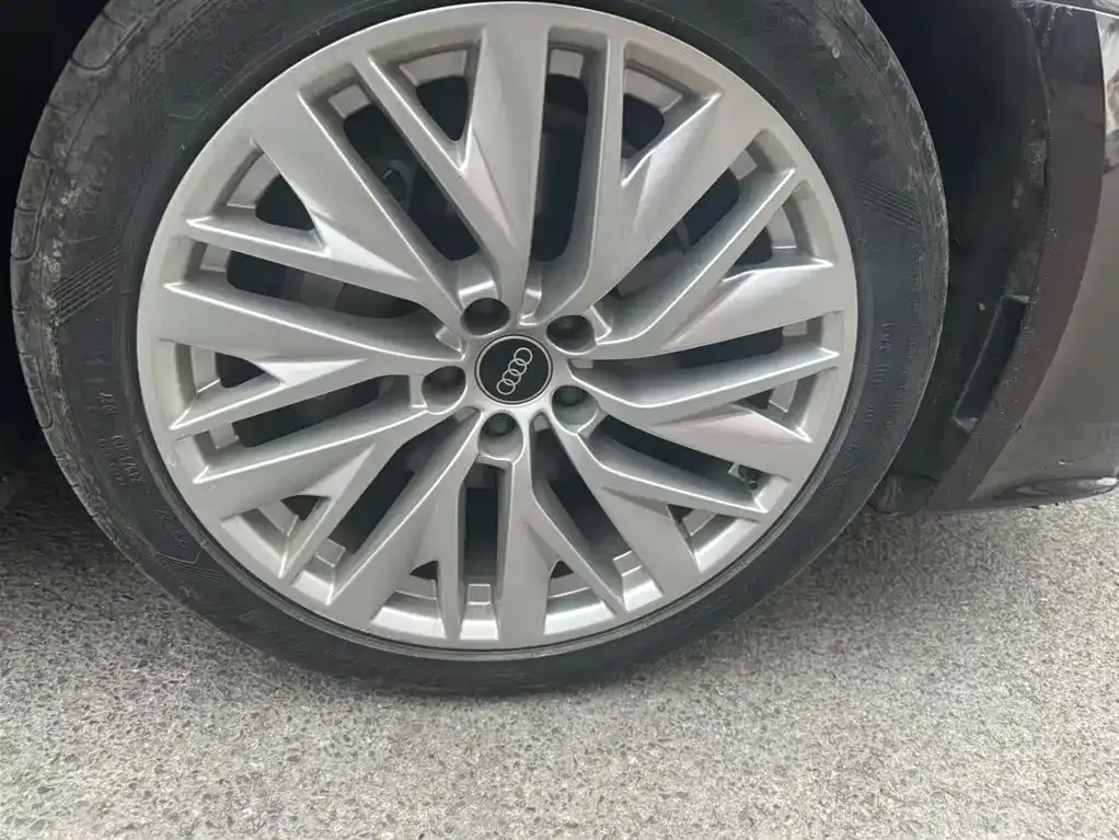 Audi A7L 2024 из CN, фото 3