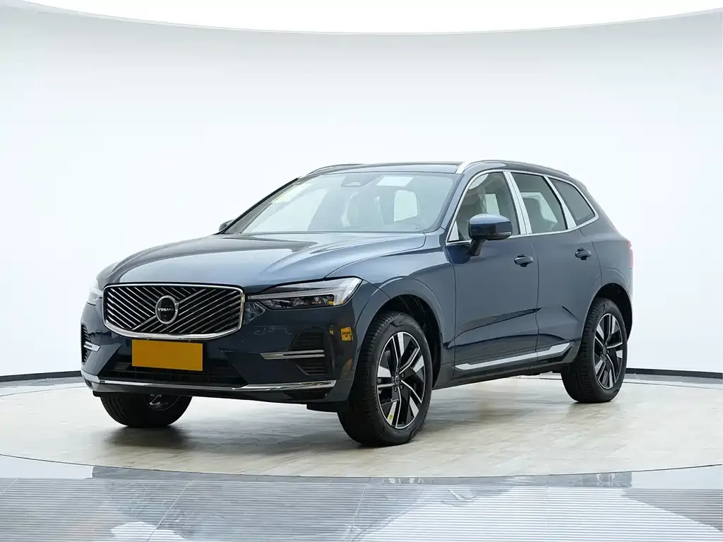 Volvo XC60 — фото 1