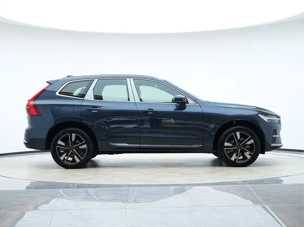 Volvo XC60 — фото 3