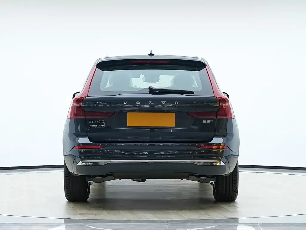 Volvo XC60 — фото 4