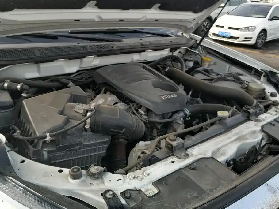 Isuzu MU-X 2022 из CN, фото 4