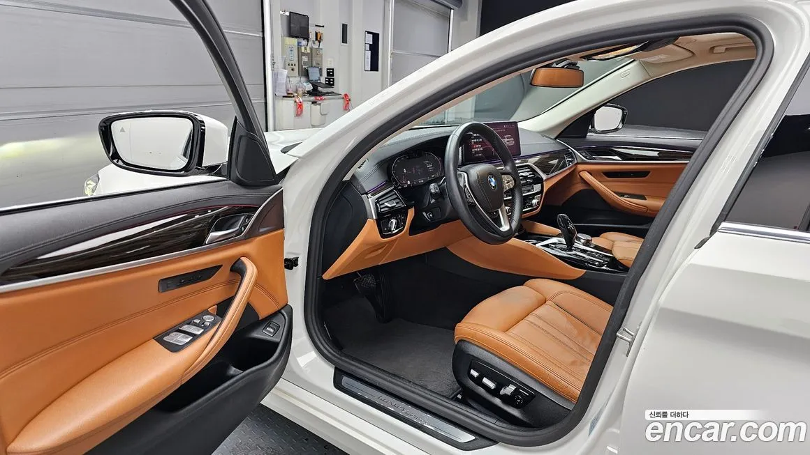 BMW 5-Series 2023 из KR, фото 10