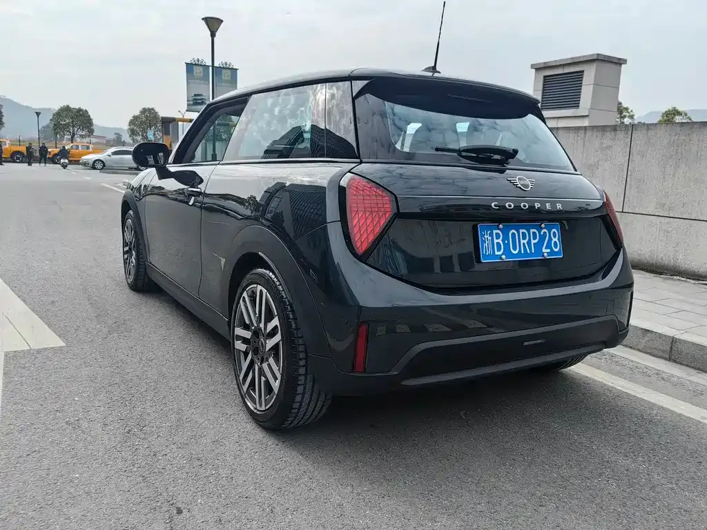 MINI Cooper (3-door) 2025 из CN, фото 4