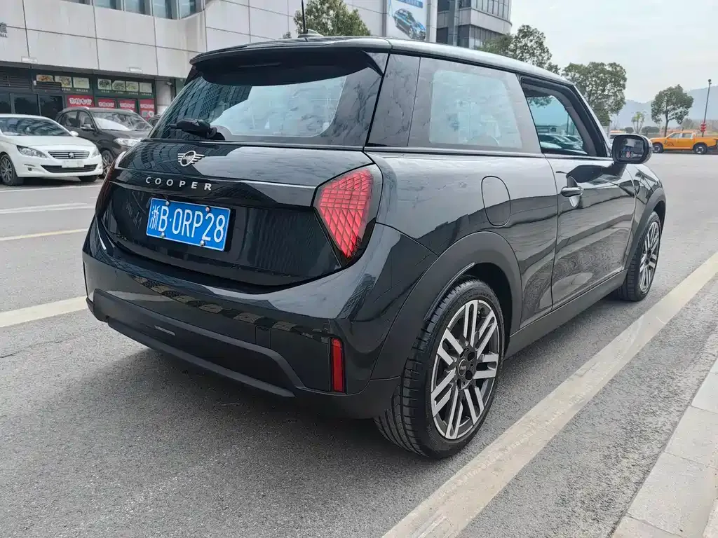 MINI Cooper (3-door) 2025 из CN, фото 7
